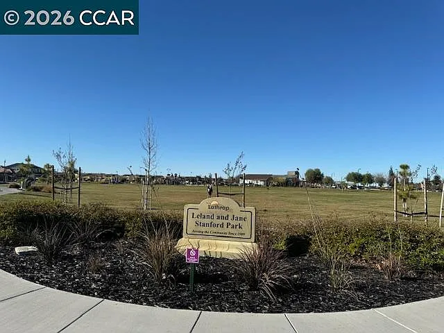 3 bed, 1412 sqft, $2,950 — Photo 3