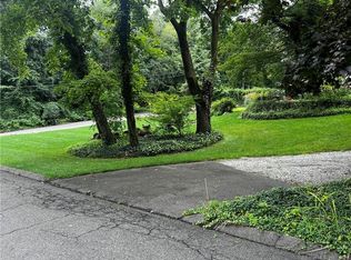 199 Clay Hill Rd, Stamford, CT 06905