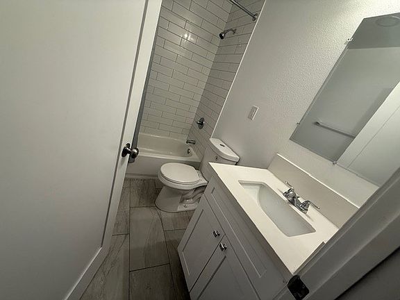 5th image of 6616 7/8 S Main St