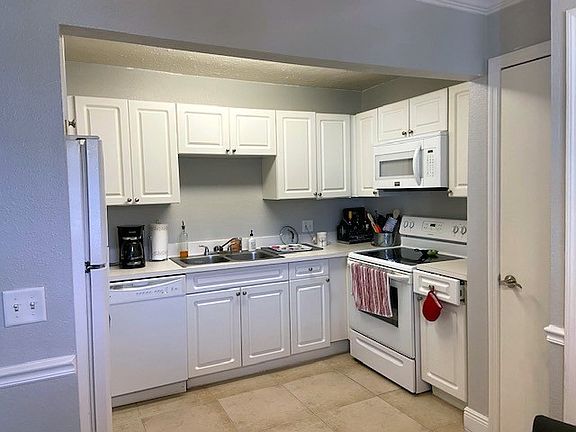 3rd image of 13824 Orange Sunset Dr Unit 203