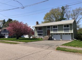 35 Fieldbrook Dr, Norwood, MA 02062