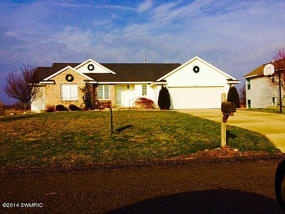 3rd image of 4045 Hallside Dr