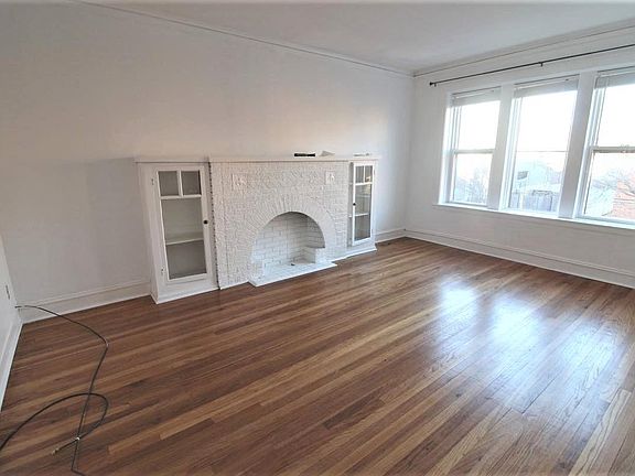 2nd image of 3009 W Armitage Ave APT 3E