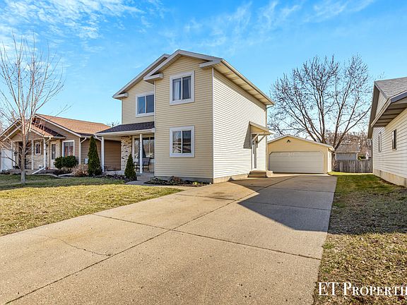 3rd image of 4700 Millhaven Dr SE