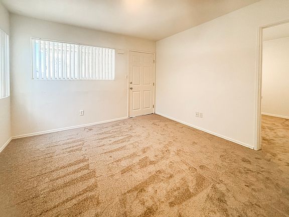 5th image of 4109.5 Winona Ave