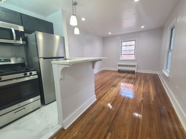 16 Beaumont Pl #D