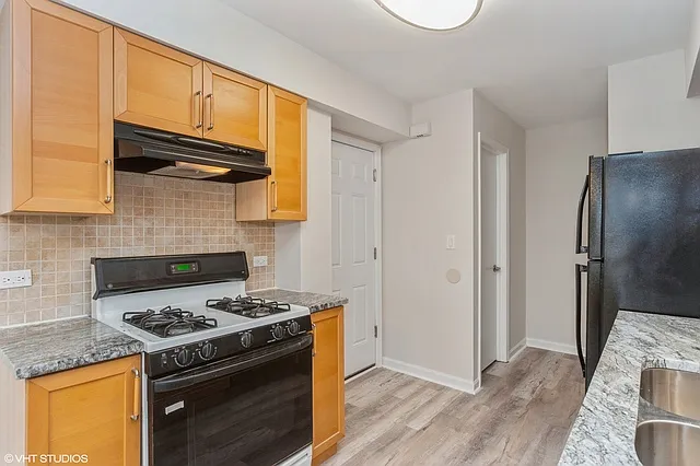 410 Tanglewood Ct — Photo 8
