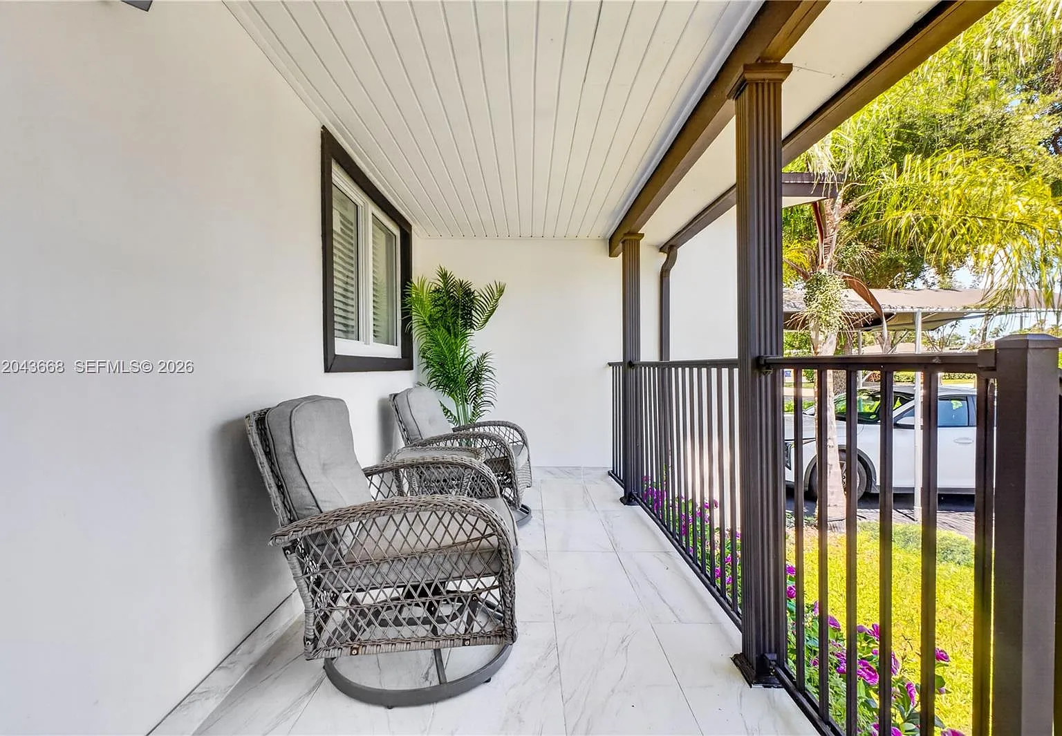 Hollywood Hills — Photo 2