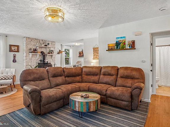 5th image of 1217 Pine Ave