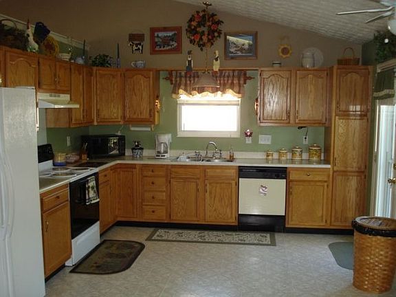 Spacious Kitchen