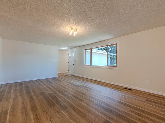 5th image of 1153 Kelly St