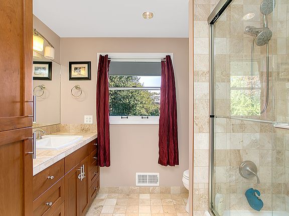 Master Bathroom (not ensuite