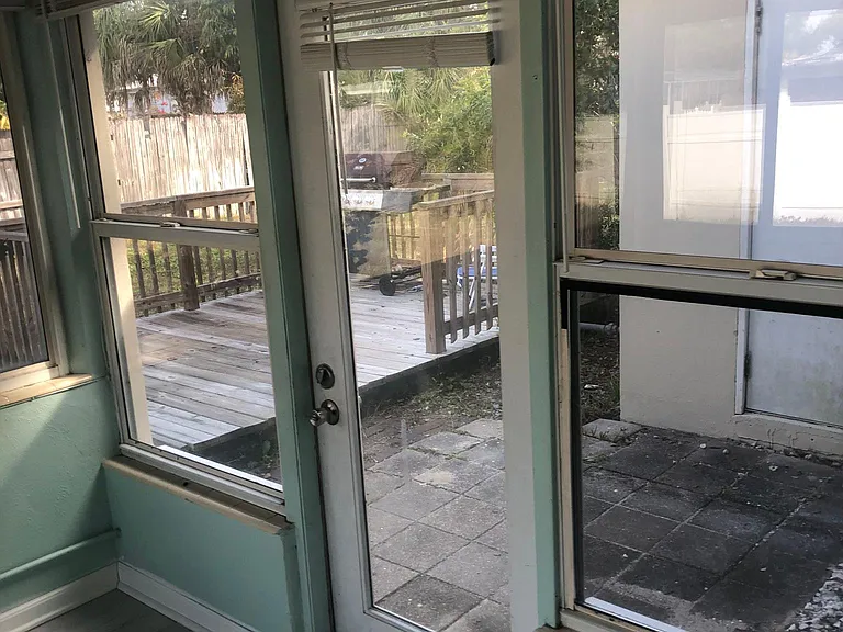 54 Palm Blvd — Photo 18