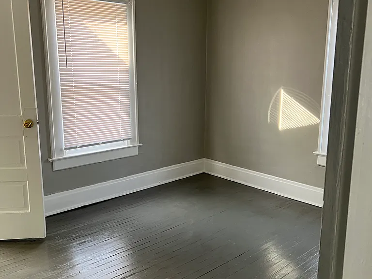 425 S Warren Ave — Photo 5