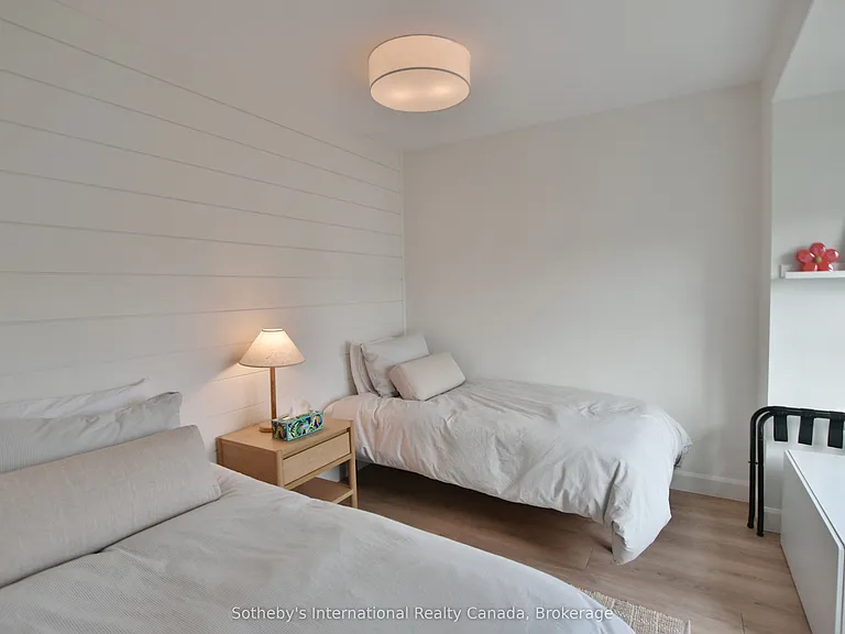 150 Victoria St S #103 — Photo 15