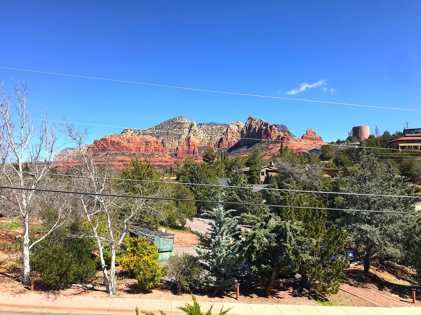 Move In Special!! Apartment - Uptown Sedona - Balcony With Red Rock Views — Photo 4