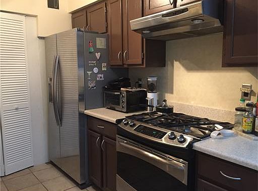 4th image of 25 Whittney Ct