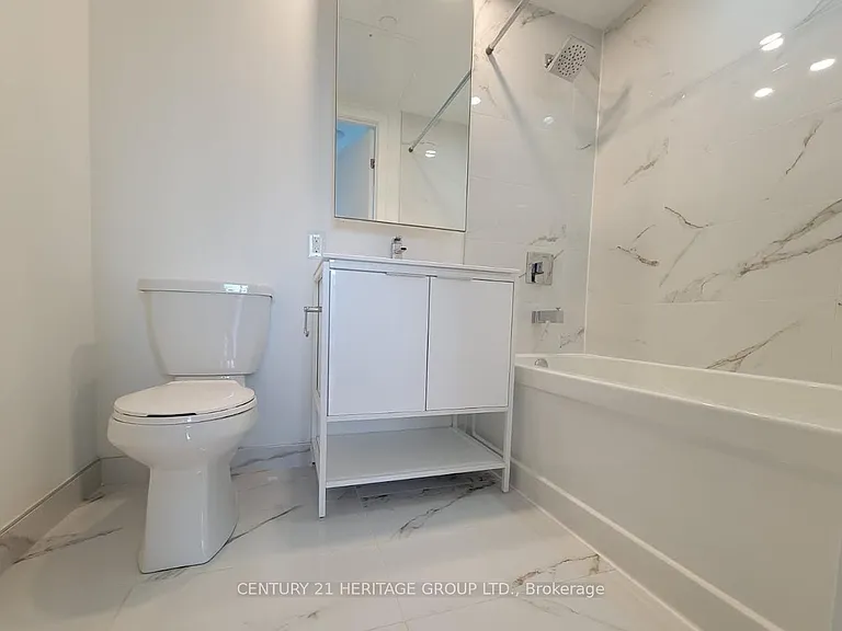 77 Shuter St #1810 — Photo 5