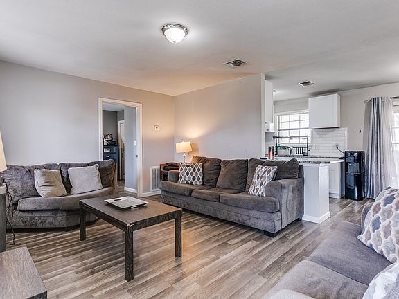 4th image of 7907 Sugarfoot Dr