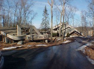7231 Ledgewood Hills Trl, Fenton, MI 48430