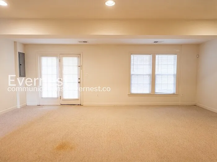 1620 Whitehall Dr — Photo 20