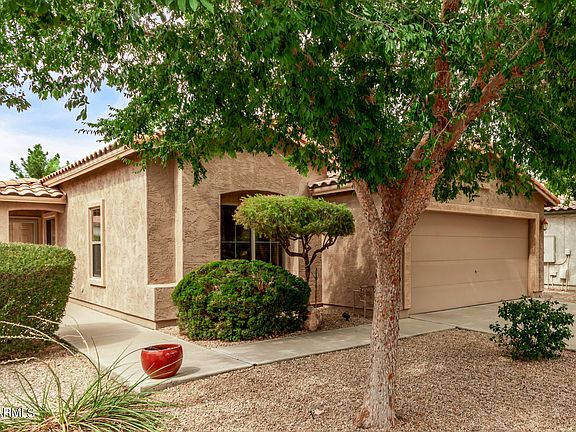 3rd image of 2774 W KRISTINA Avenue