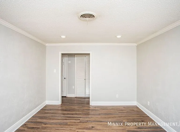 5523 17th Pl — Photo 17