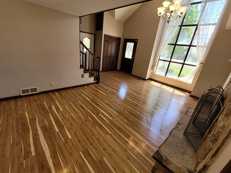 580 W Maple St — Photo 27