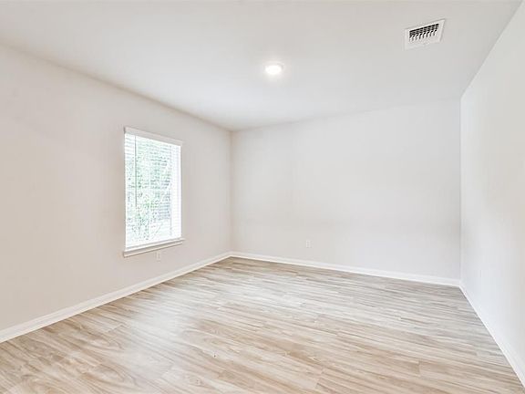 5th image of 27208 Blueberry Hill Dr