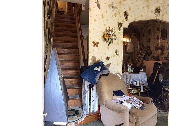 4th image of 2136 N Franklin St