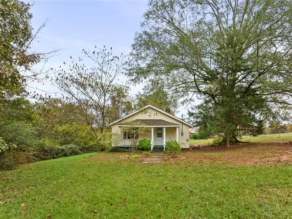 209 Sanders Dr, Seneca, SC 29678