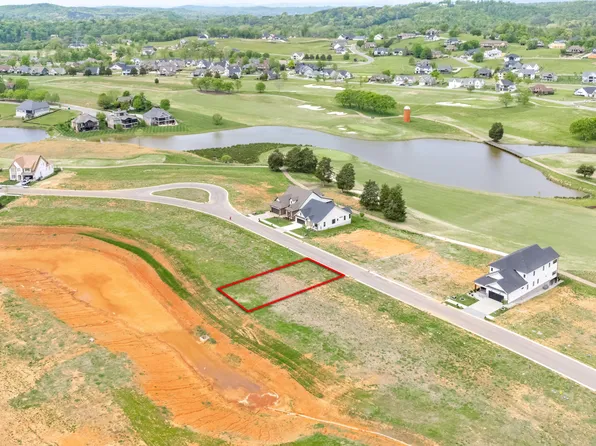 696 Black Bear Cir, Loudon, TN 37774