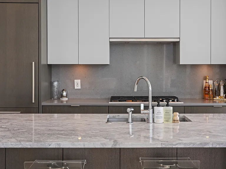 125 E 14th St #2403 — Photo 31
