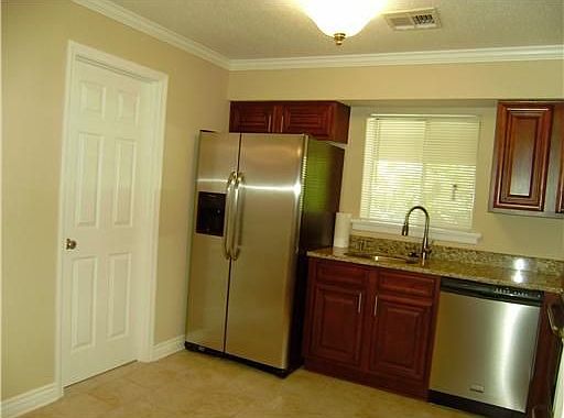 4th image of 4007 Saint Charles Ave APT 300