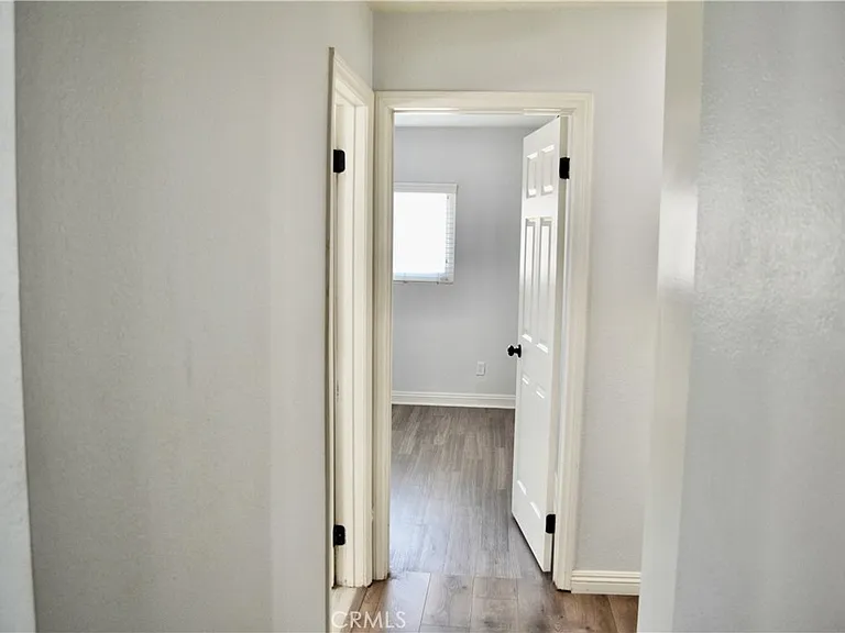 894 N Orange St — Photo 30