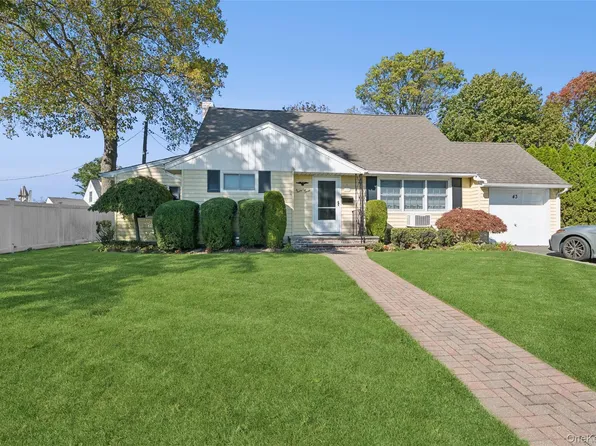 43 Briarcliff Road, Westbury, NY 11590