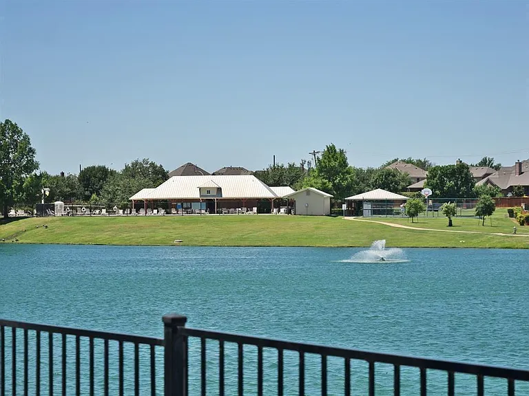 12608 Clarksburg Trl — Photo 5
