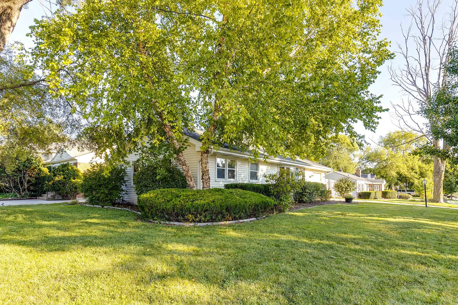 307 S Prairie Ave photo 1