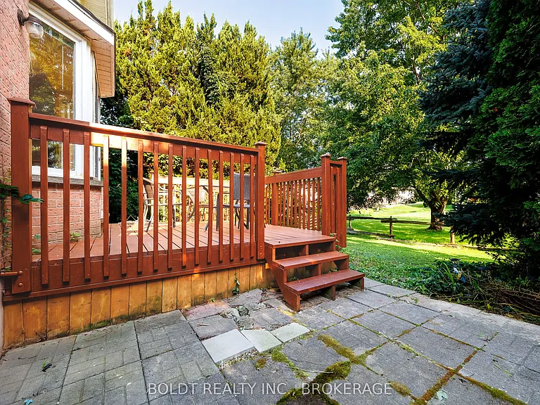 64 Carmine Cres — Photo 34