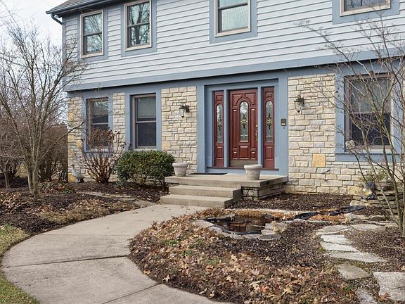 3rd image of 8483 Davington Dr