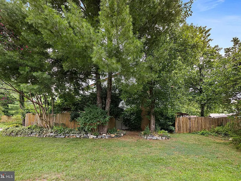 511 Avondale Dr — Photo 68