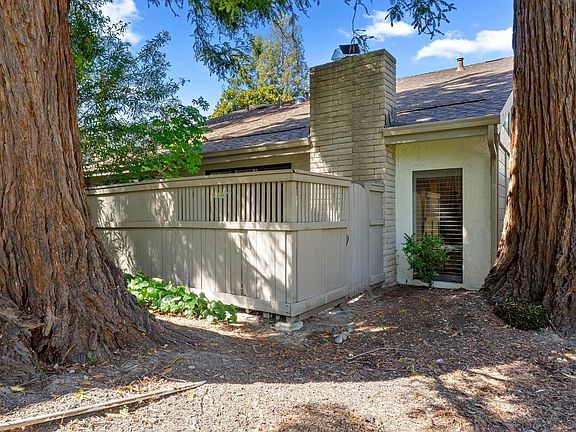 4th image of 19626 Vineyard Ln