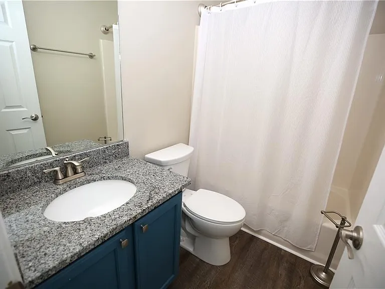 514 Carrington Ct — Photo 9