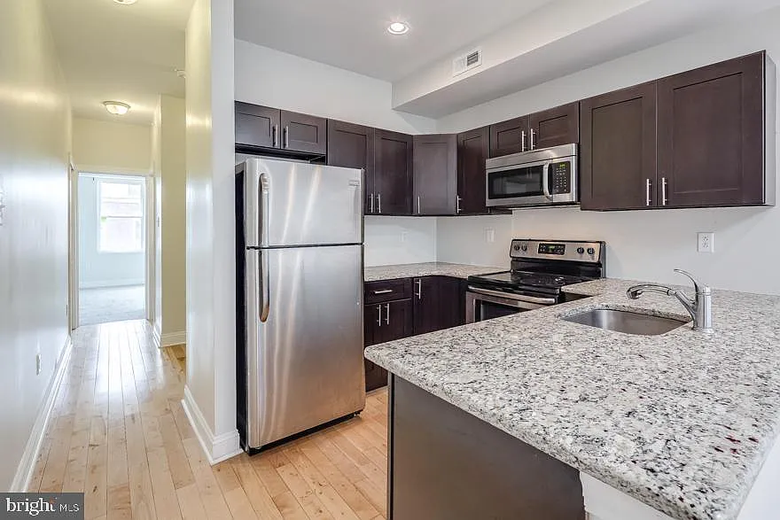 3 bed, 2.0 bath, $1,825 — Photo 1