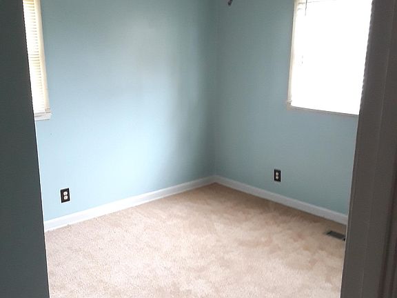 5th image of 118 Kingsbury Cir