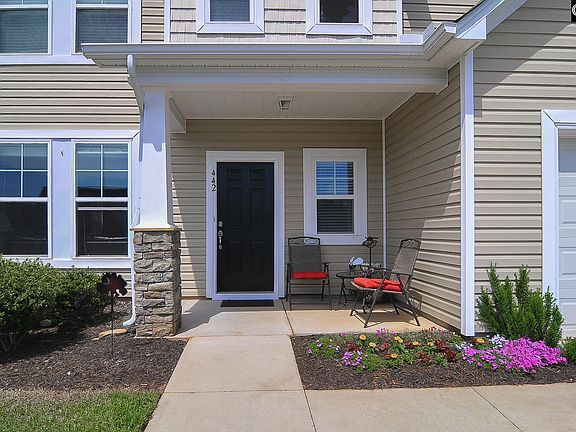2nd image of 442 Gauley Dr
