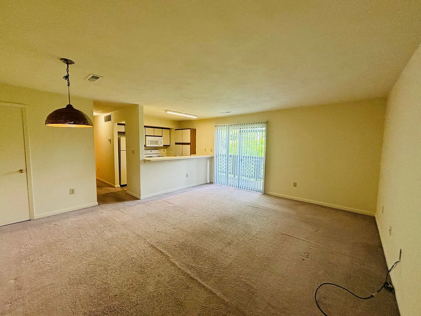 3 Bedroom 2 Bathroom Condo — Photo 2