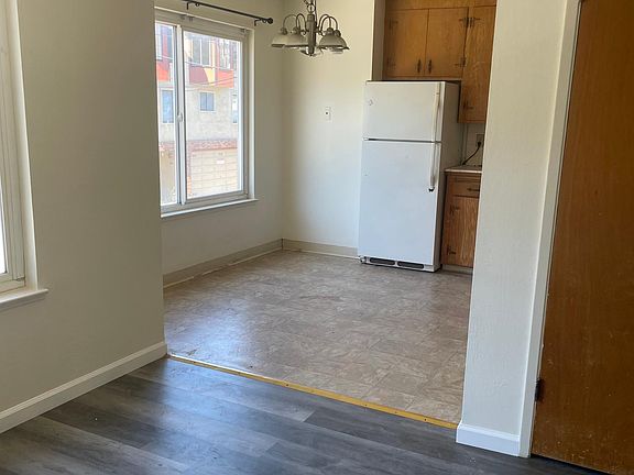 5th image of 240 Collins St #1