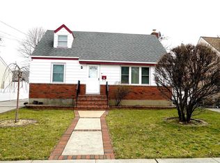 186 Rhodes Ave, Hempstead, NY 11550