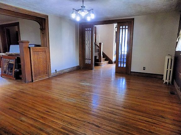 5th image of 216 S Vermillion St